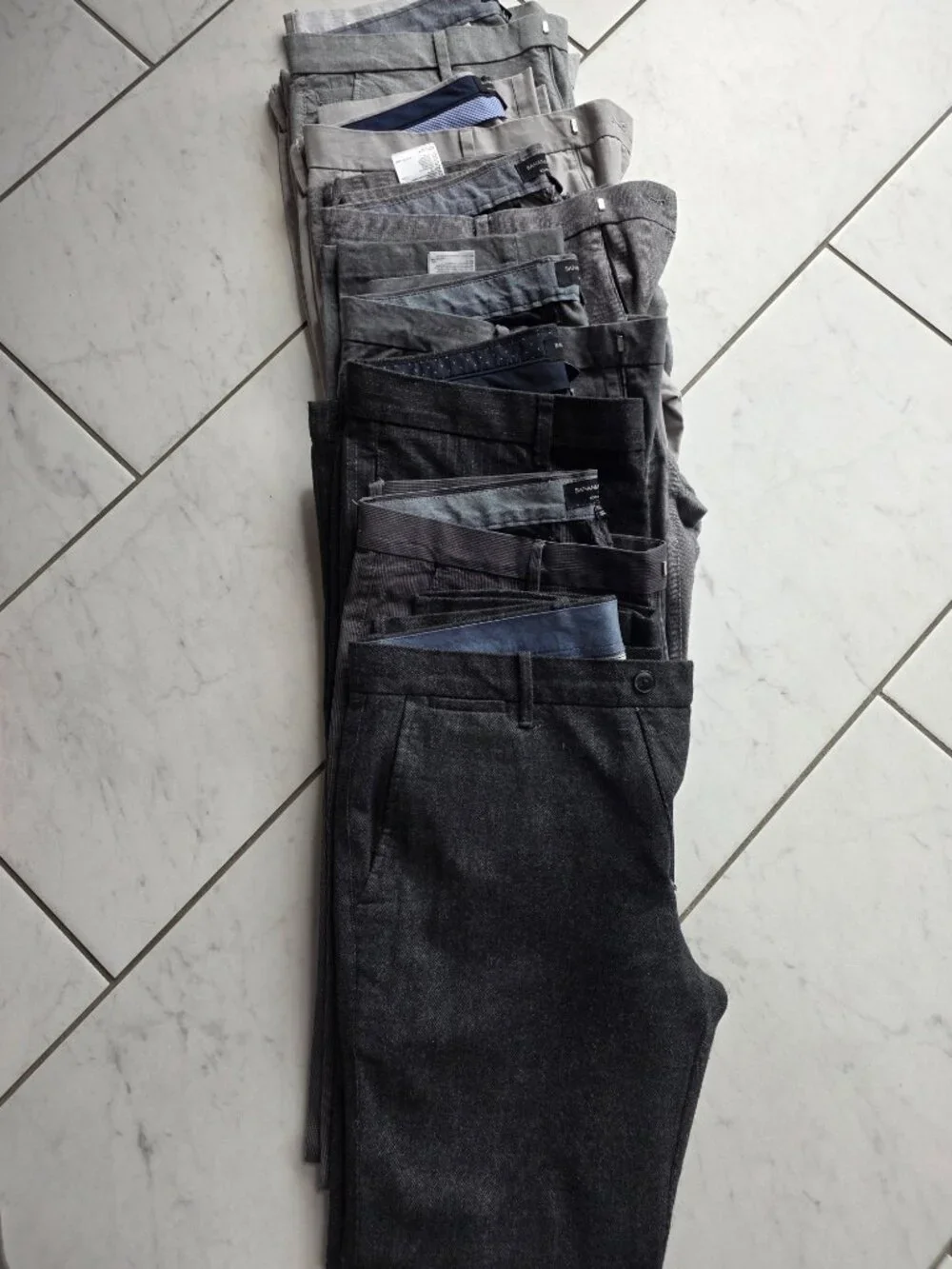 27 PAIR OF MENS 32/33 BANANA REPUBLIC CHINO & SLACKS - Picture 4 of 6